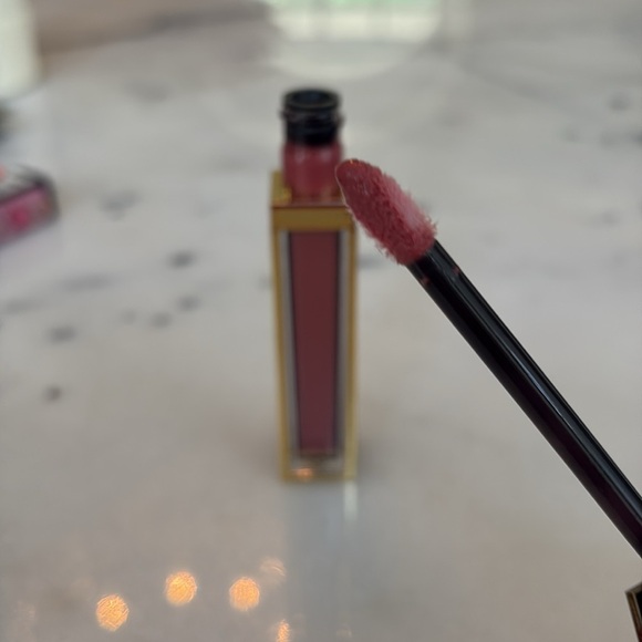 Tom Ford Lip Gloss Luxe in Sunrise Pink 022 ( Mauve) - Picture 9 of 10
